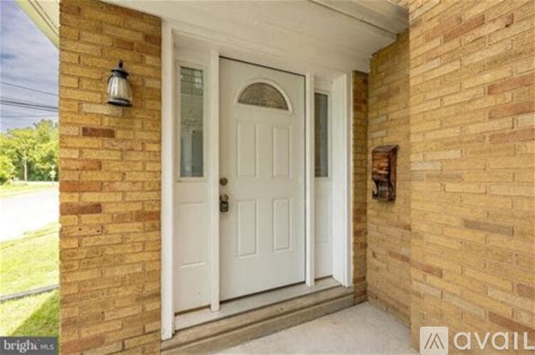 Downingtown Townhome: 337 Stuart Ave