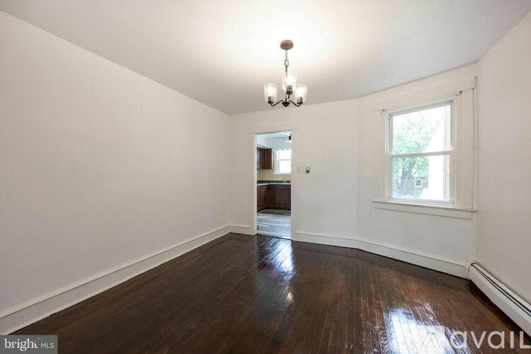 Downingtown Townhome: 337 Stuart Ave