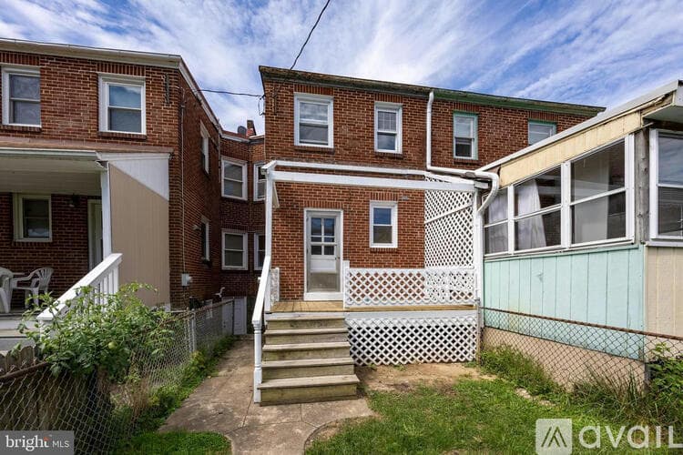 Downingtown Townhome: 337 Stuart Ave