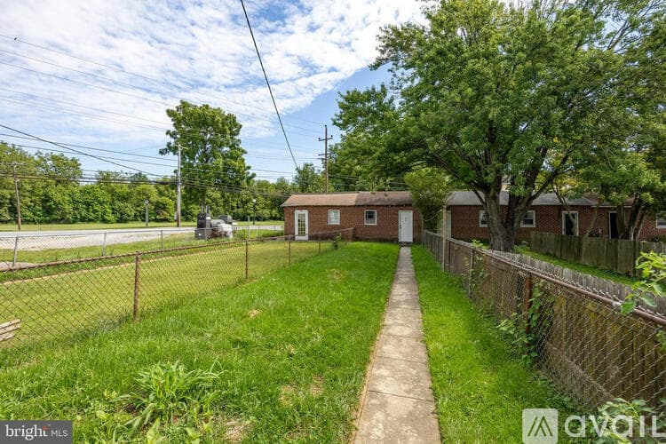 Downingtown Townhome: 337 Stuart Ave