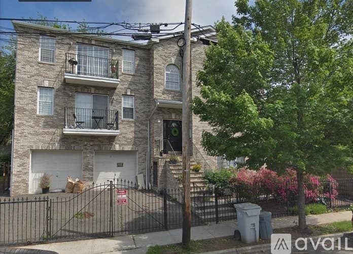 Newark House: 232 236 South 12 Th Street