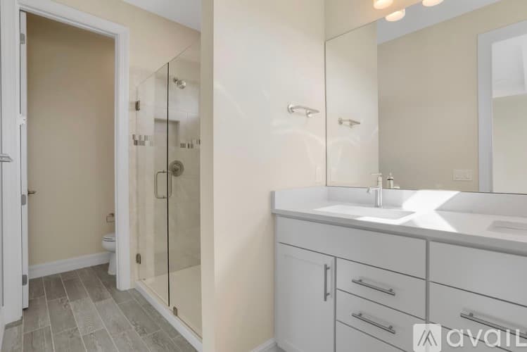 Wellington Townhome: Escue St