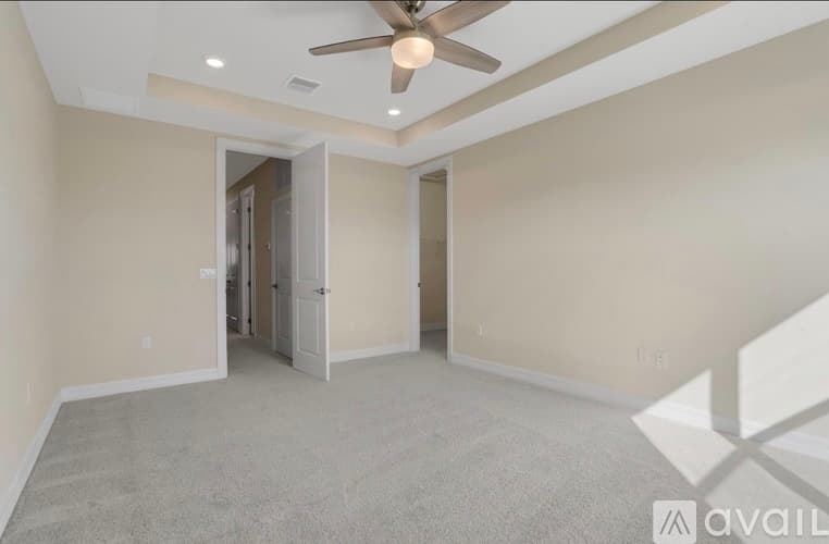 Wellington Townhome: Escue St