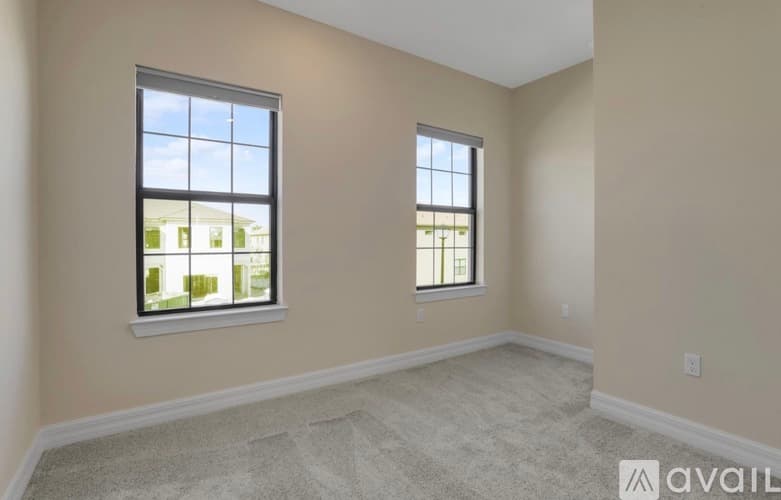 Wellington Townhome: Escue St