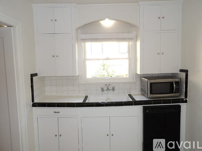 Dallas House: 4234 Travis St