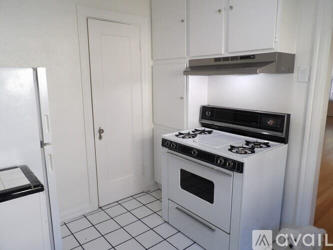 Dallas House: 4234 Travis St