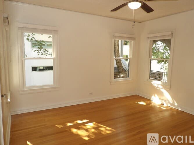 Dallas House: 4234 Travis St