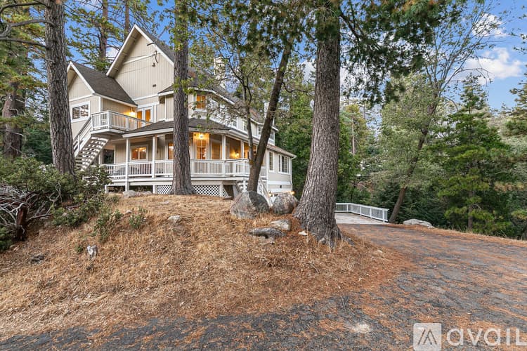 Lake Arrowhead House: 26316 Thunderbird Dr