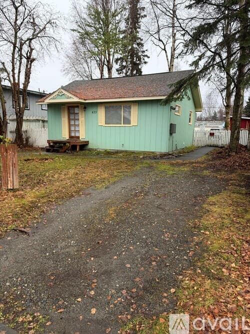 Anchorage Apartment: 433 North Bliss Street