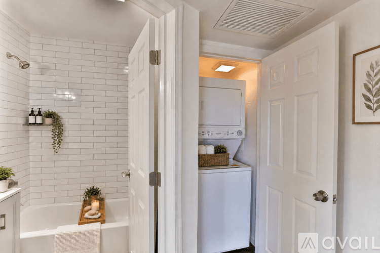 Phoenix Apartment: 4150 N 25th St