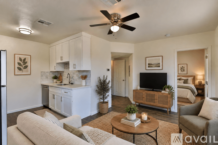 Phoenix Apartment: 4150 N 25th St