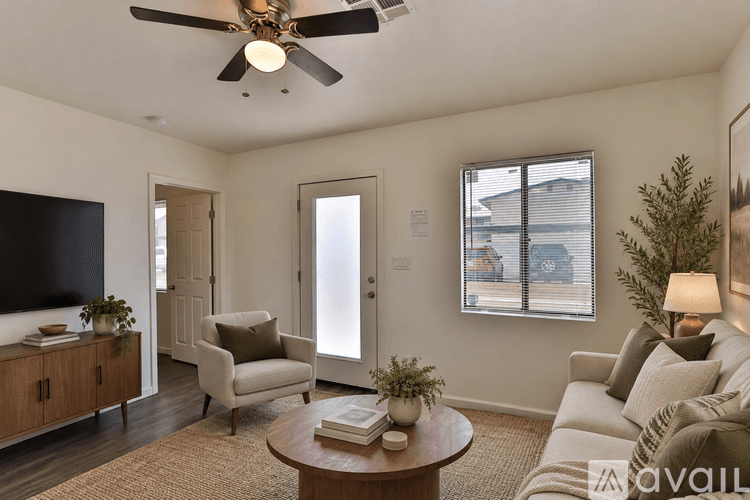 Phoenix Apartment: 4150 N 25th St