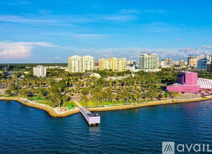 Sarasota Condo: 800 North Tamiami Trail