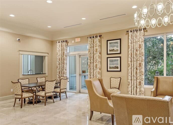 Sarasota Condo: 800 North Tamiami Trail