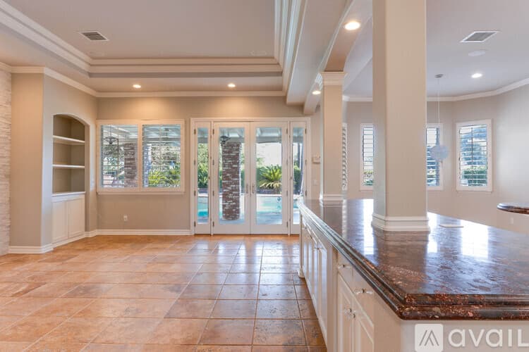 Thousand Oaks House: 750 Huntsdale Court