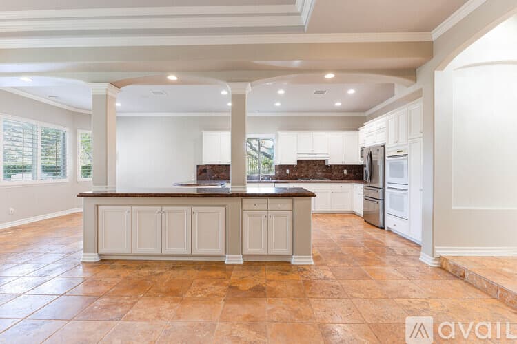 Thousand Oaks House: 750 Huntsdale Court