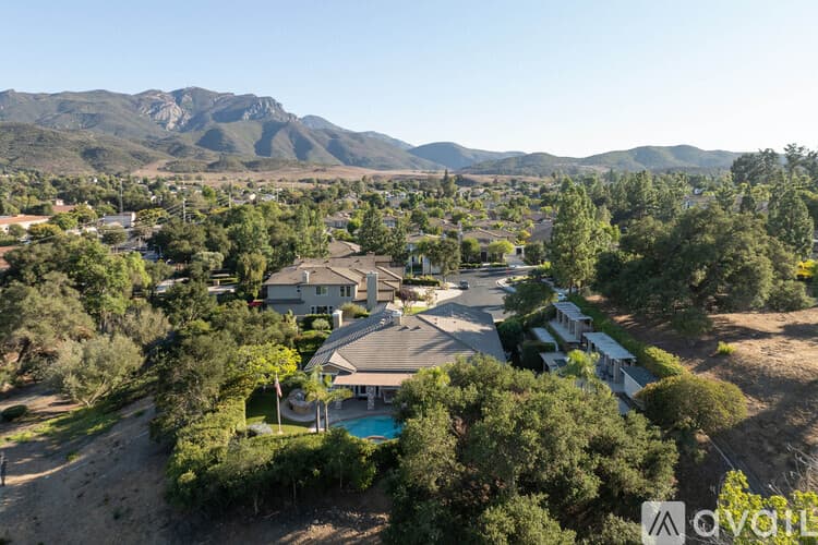 Thousand Oaks House: 750 Huntsdale Court