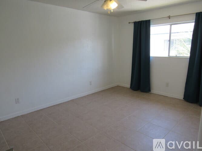Daytona Beach Apartment: 411 N Halifax Ave