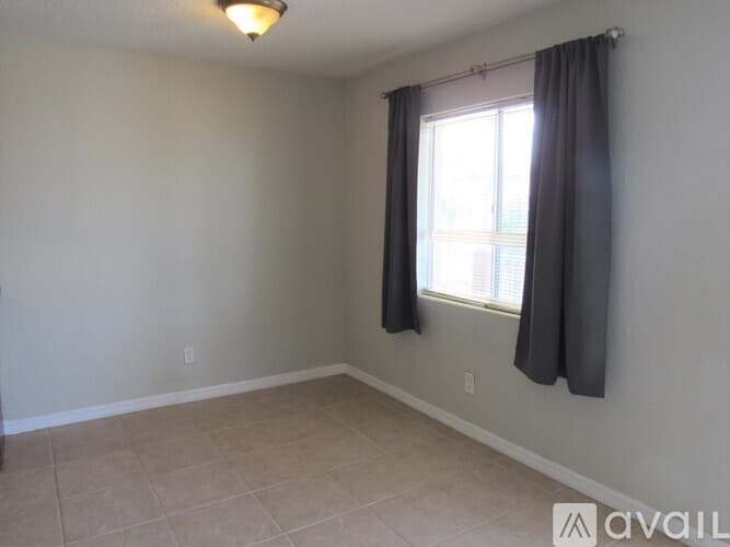 Daytona Beach Apartment: 411 N Halifax Ave