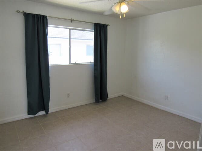 Daytona Beach Apartment: 411 N Halifax Ave