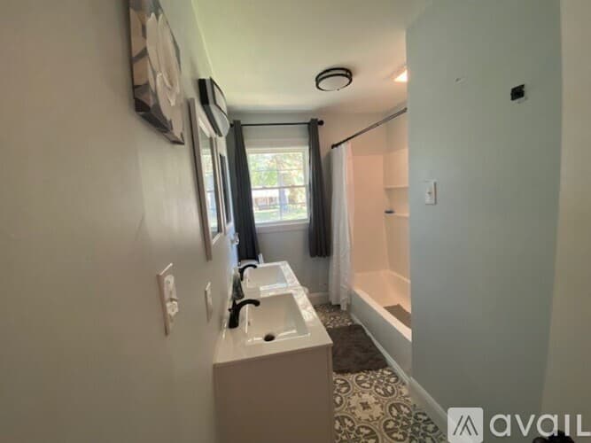Angier House: 122 S Pleasant St