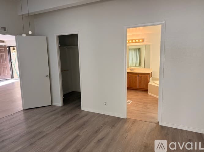 Castaic House: 31945 Calcite Court