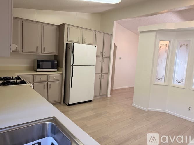 Castaic House: 31945 Calcite Court