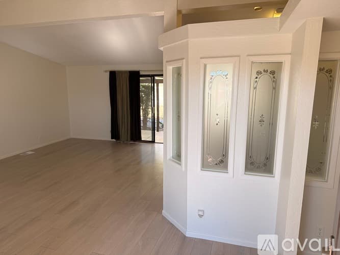 Castaic House: 31945 Calcite Court