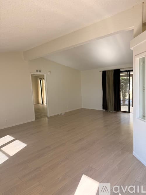 Castaic House: 31945 Calcite Court