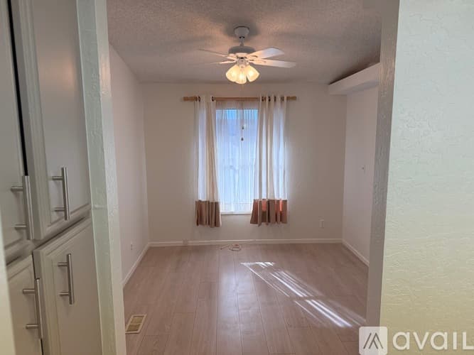 Castaic House: 31945 Calcite Court