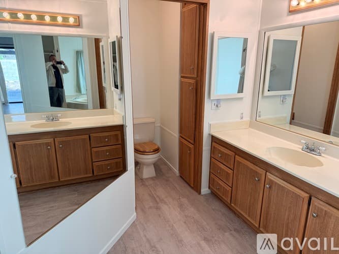 Castaic House: 31945 Calcite Court