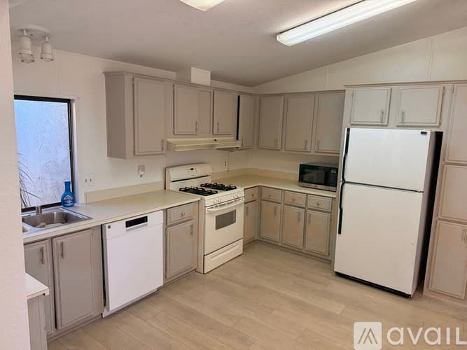 Castaic House: 31945 Calcite Court
