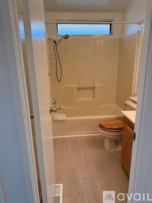 Castaic House: 31945 Calcite Court