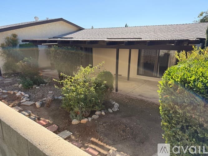 Castaic House: 31945 Calcite Court