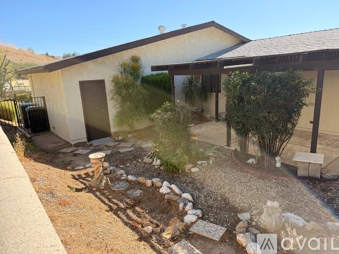 Castaic House: 31945 Calcite Court
