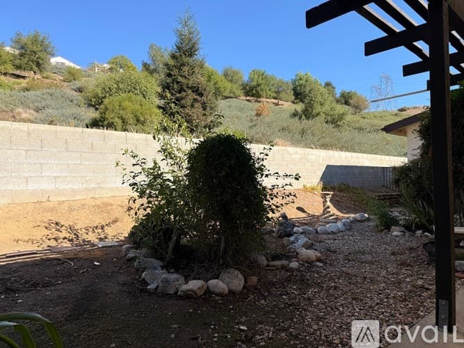 Castaic House: 31945 Calcite Court