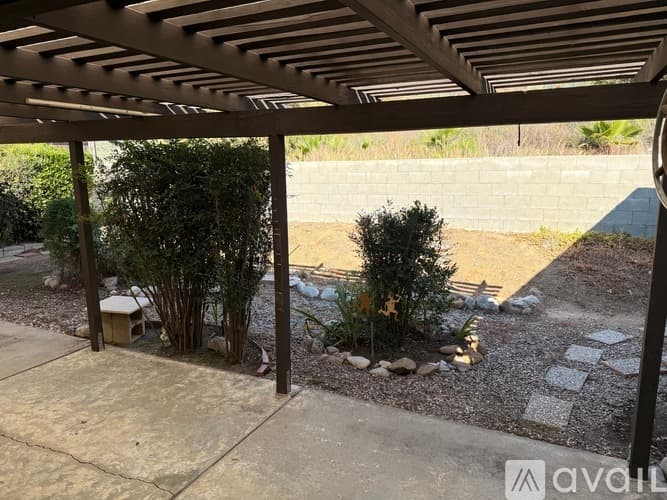 Castaic House: 31945 Calcite Court