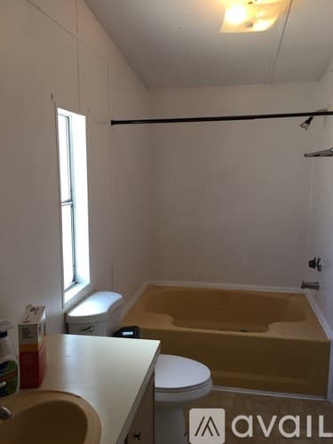 Hemet House: 24784 Rosebrugh Ln