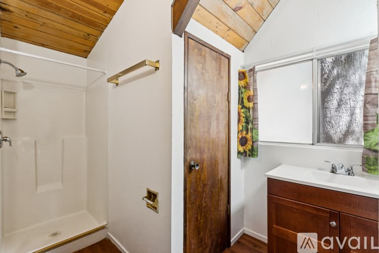 Crestline House: 23527 The Blind Trail