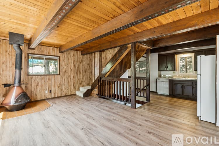Crestline House: 23527 The Blind Trail