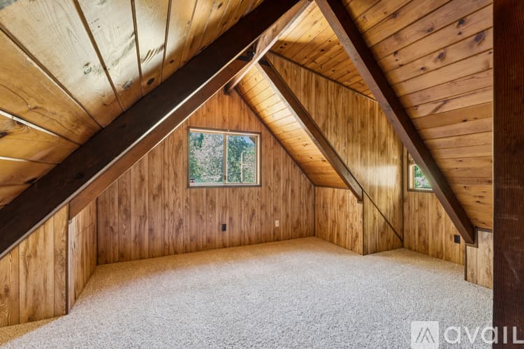 Crestline House: 23527 The Blind Trail