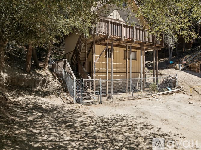 Crestline House: 23527 The Blind Trail
