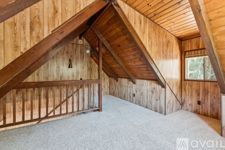 Crestline House: 23527 The Blind Trail