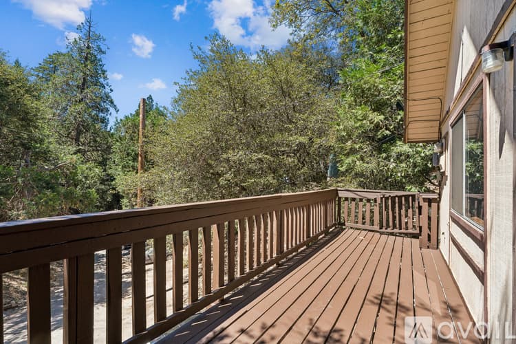 Crestline House: 23527 The Blind Trail