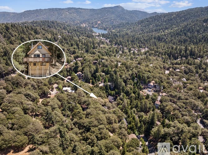 Crestline House: 23527 The Blind Trail