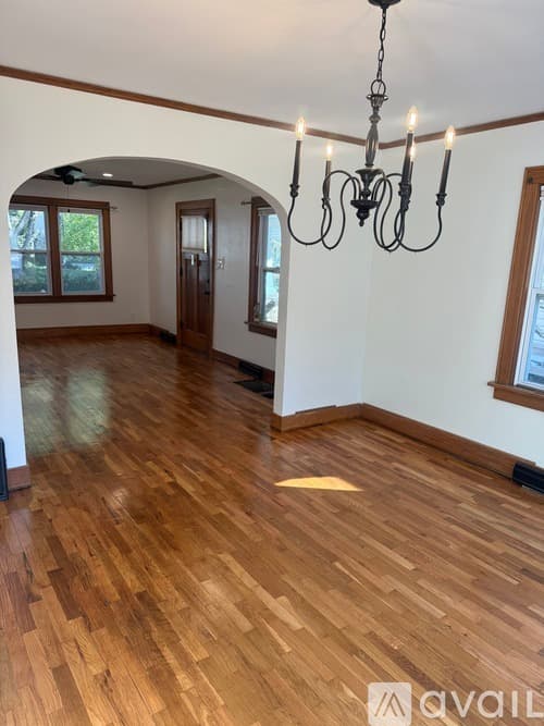Topeka House: 1259 SW High Ave