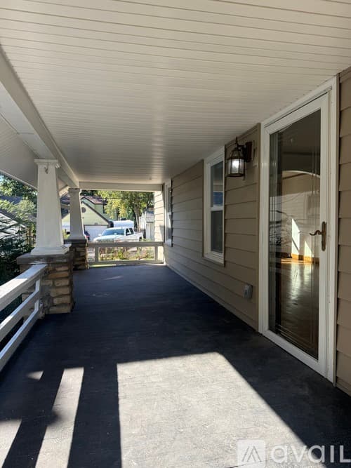 Topeka House: 1259 SW High Ave