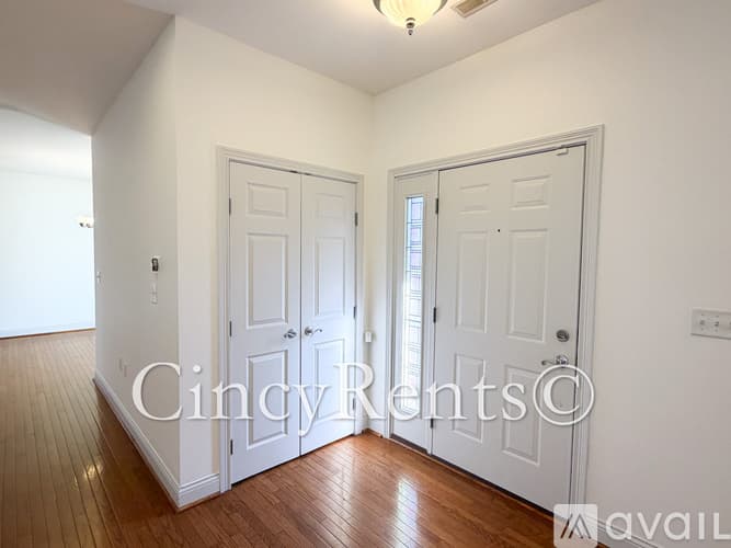 Cincinnati Condo: 1716 Grandmere Ln