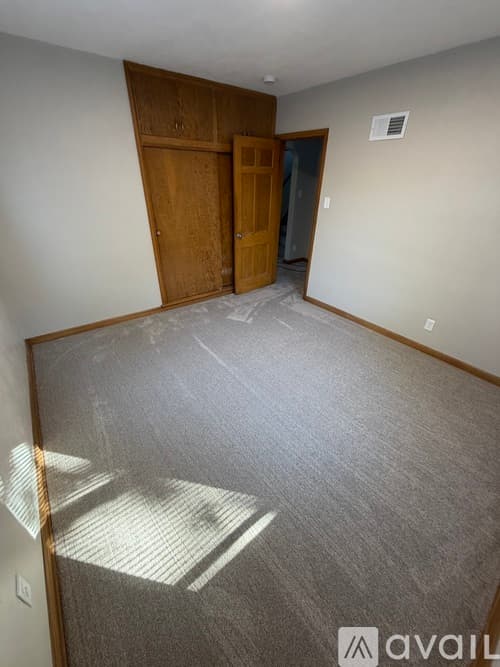 Cedar Rapids House: 139 21st St SW