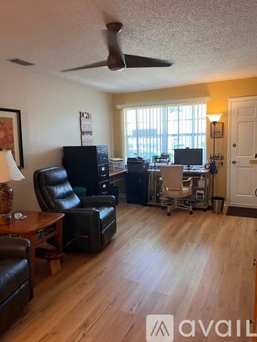 Seminole Condo: 11200 102nd Ave N